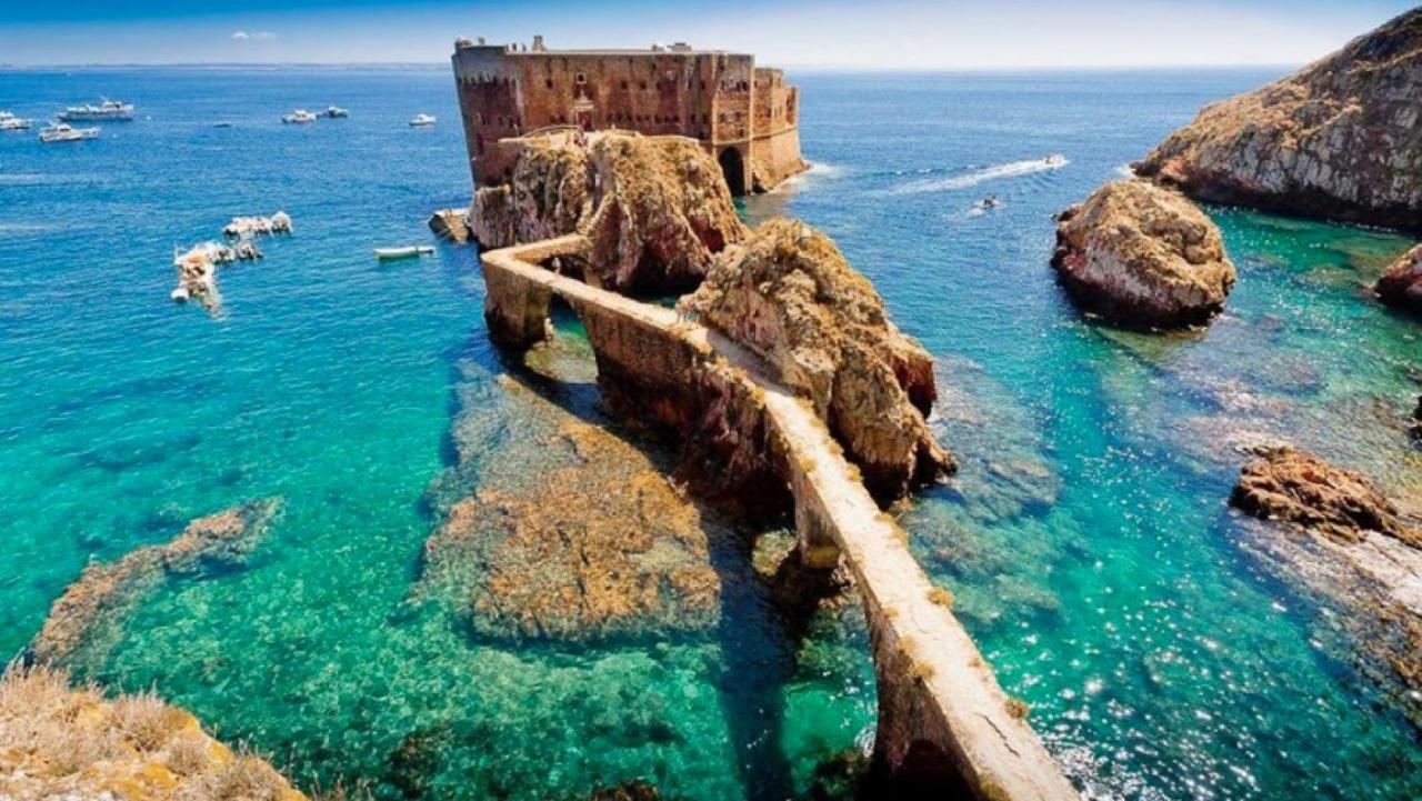 Supertubos House Peniche Panzió Atouguia Da Baleia Kültér fotó